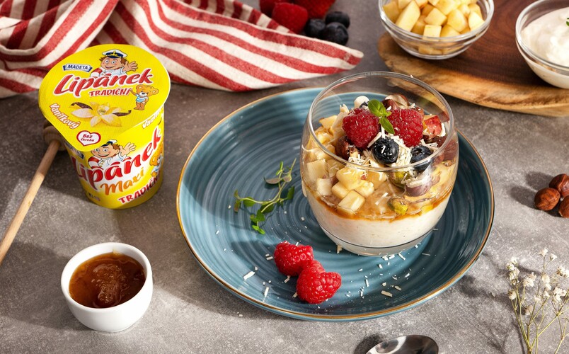 Horký rýžový puding s jablky, ořechy a javorovým sirupem