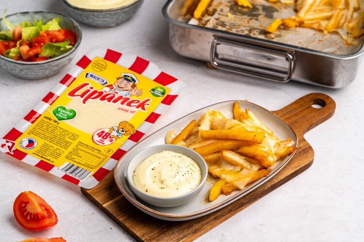 Pečené goudové hranolky s jemným sýrovým dipem