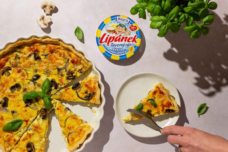Sýrový quiche s taveným sýrem Lipánek, pórkem a žampiony