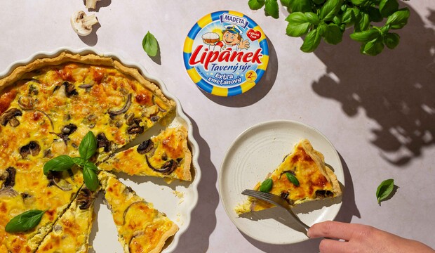 Sýrový quiche s taveným sýrem Lipánek, pórkem a žampiony